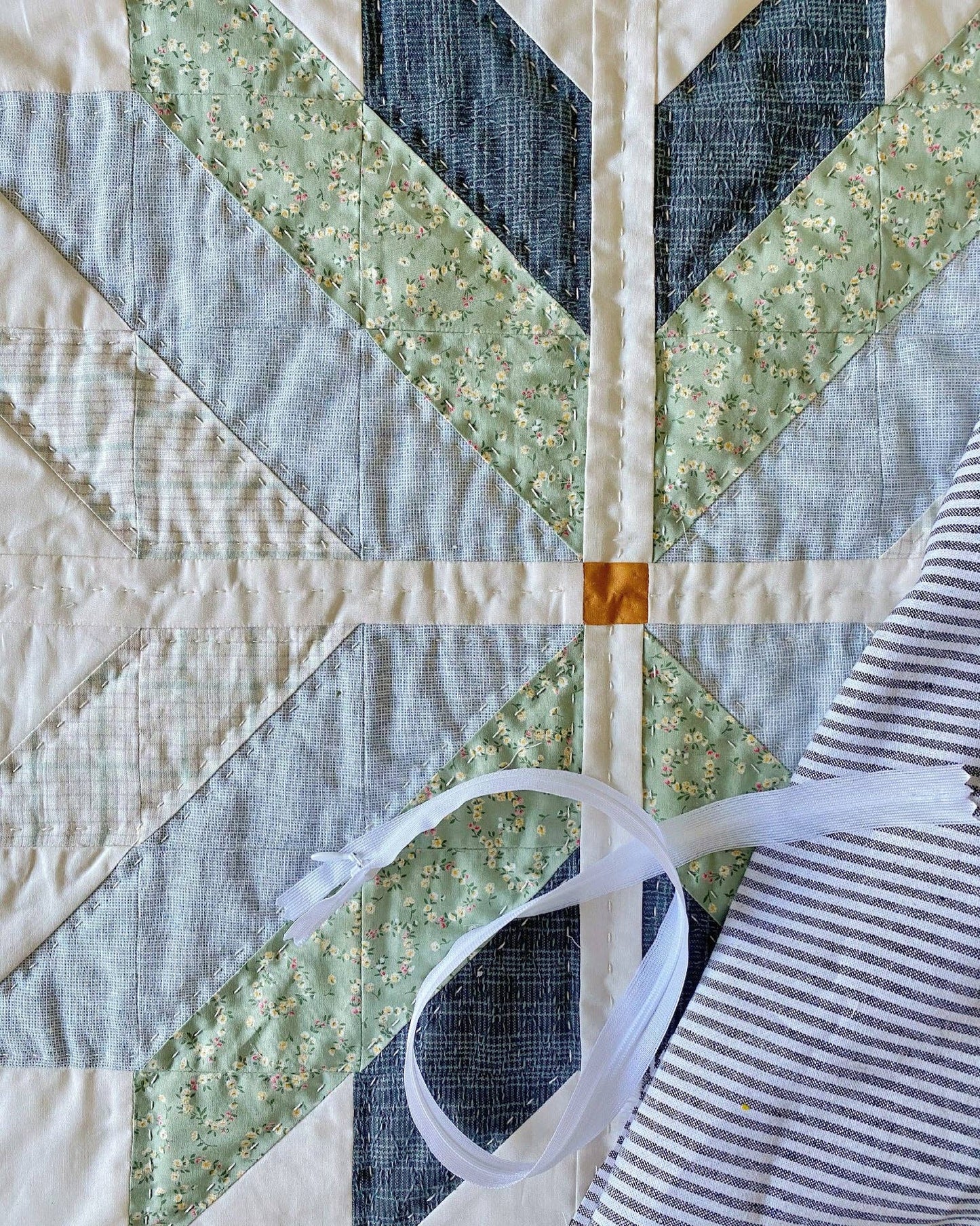 Lottie Quilt Pattern | Paper Pattern