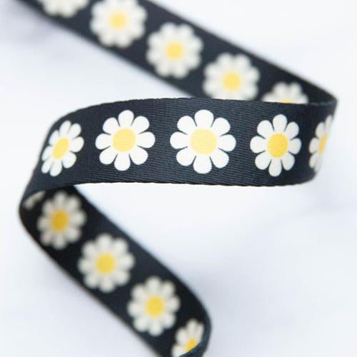 Daisy in Yellow Webbing